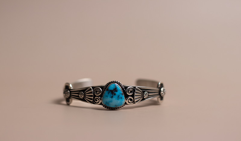 Single Triangle Stone Palomino Cuff
