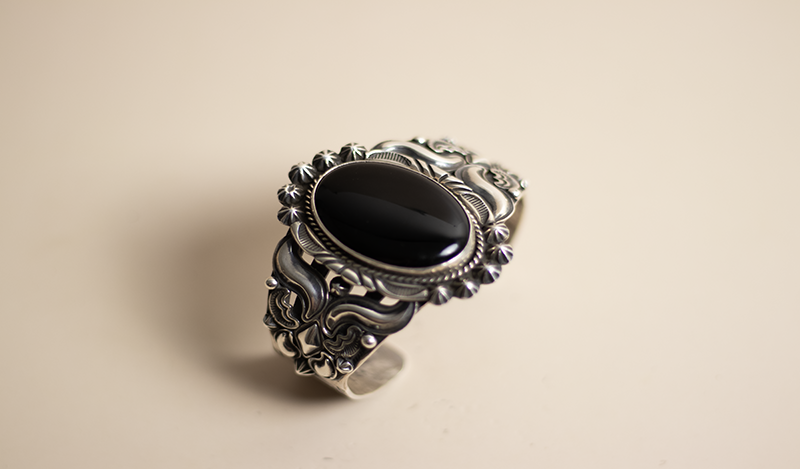 Onyx Wonderwoman Cuff
