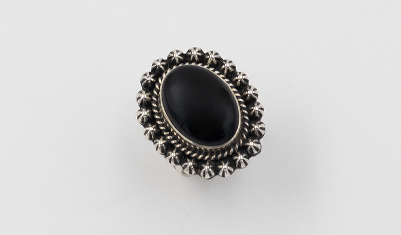 Round Onyx Star Ring