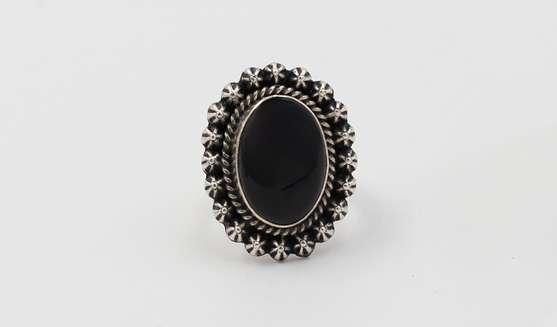 Round Onyx Star Ring
