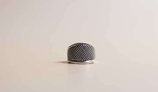 Hand Etched Diamond Design Cigar Band