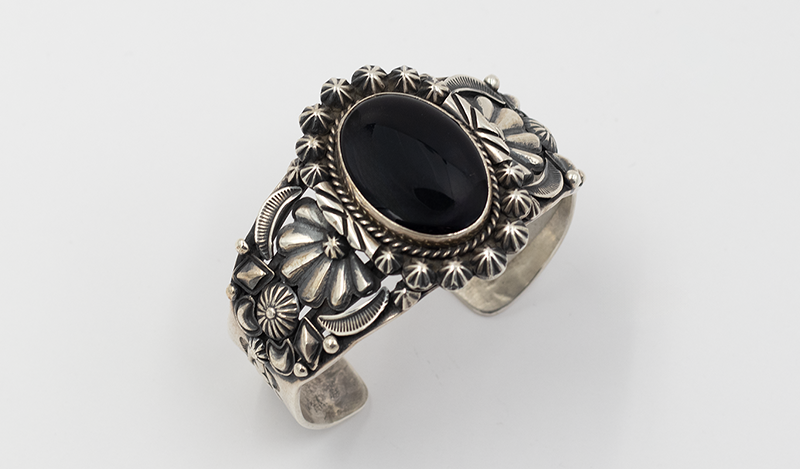 Onyx Wonderwoman Cuff
