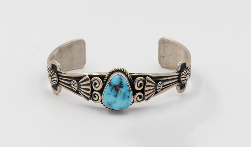Single Triangle Stone Palomino Cuff