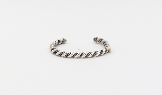Double Twistwire Cuff