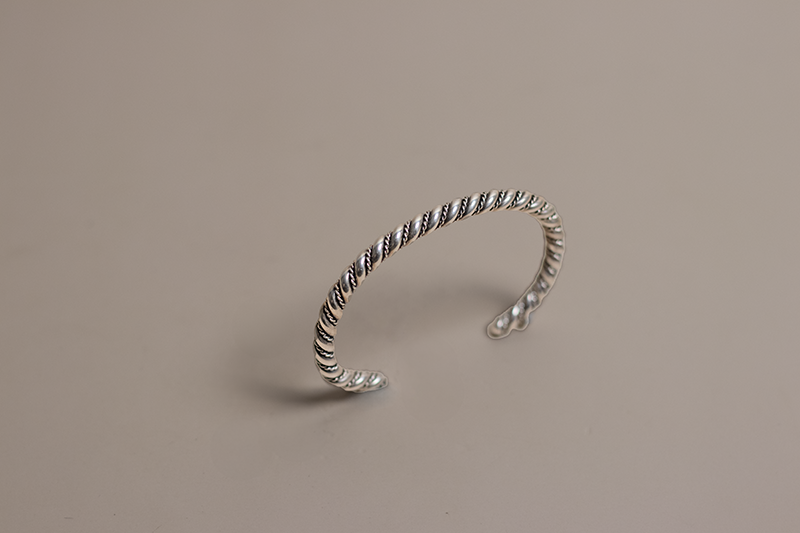 Double Twistwire Cuff