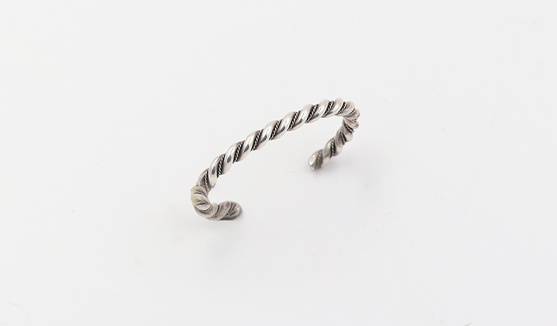 Double Twistwire Cuff