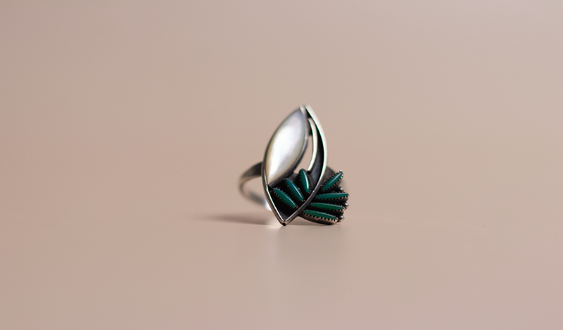 Vintage Leaf Design Zuni Ring