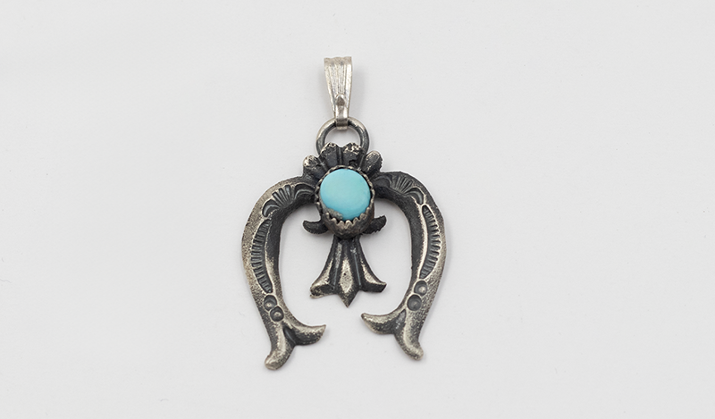 Medium Single Stone Naja Pendant